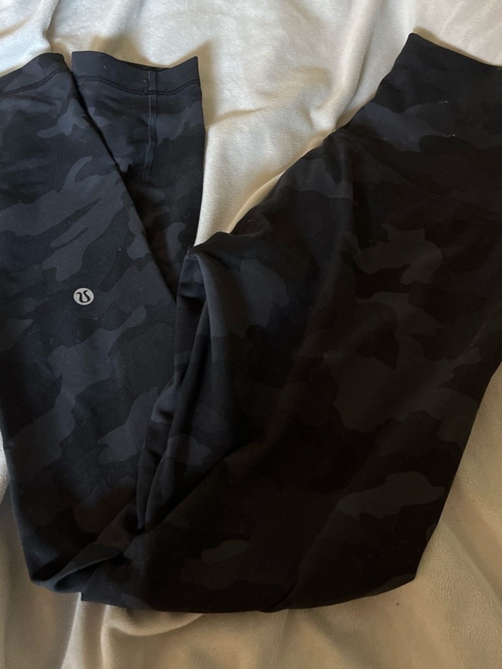 lululemon athletica Men's Black Camo Sweatpants